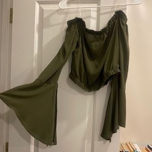 Strapless flowy sleeve top